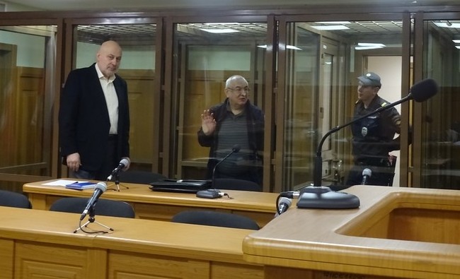 ​Экс-проректор КХТИ о взятках: «Дьяконов лично передавал при мне деньги в ГУМе» - «Образование»