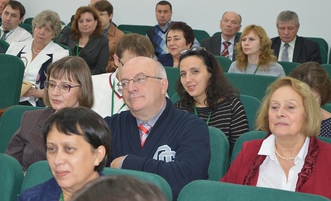 Татарскую энциклопедию хотят выставить в онлайн - «Образование»