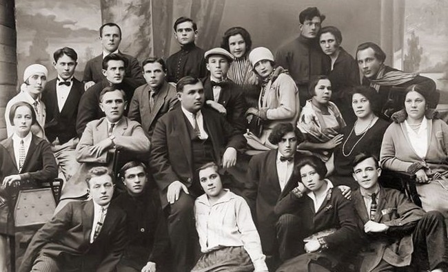 Фотомарафон «100-летие ТАССР»: артисты первого татарского драмтеатра им. Красного Октября, 1922 год - «История»