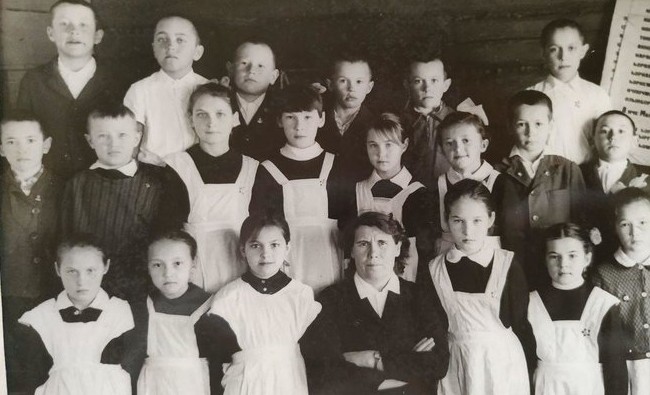 Фотомарафон «100-летие ТАССР»: сельская учительница Анна Алексеевна Степанова и ее класс, 1970-е - «Образование»