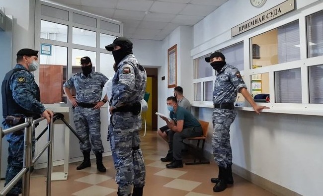 «У многих в руках были биты и арматура»: как казанские подрались с высокогорскими - «Власть»