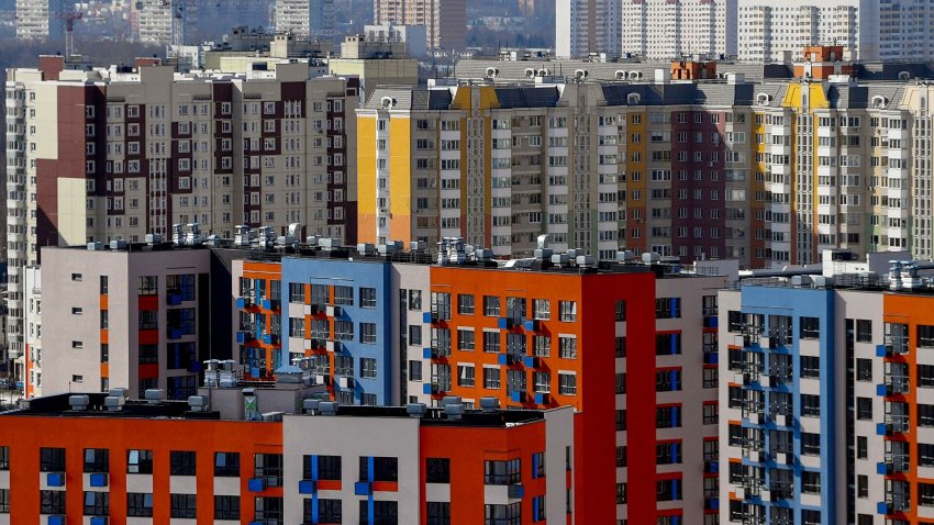 Эксперт рассказал, стоит ли ждать дальнейшего падения цен на жилье в РФ - «Недвижимость»
