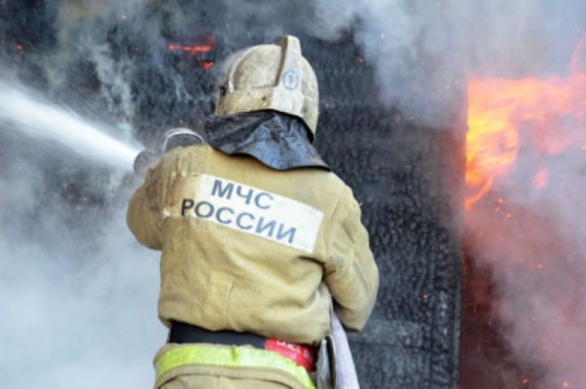 В Омске из-за пожара в торговом центре эвакуировали 800 человек - «Происшествия»