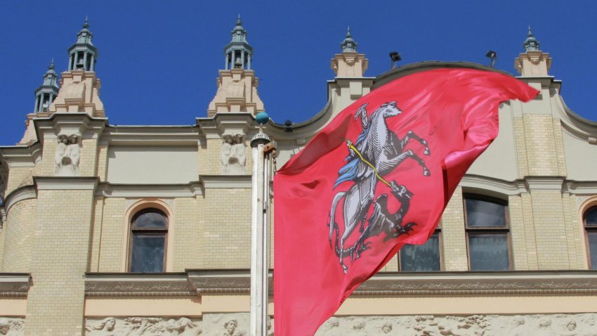 Депутаты Мосгордумы поделились мнением о гербе столицы - «Власть»