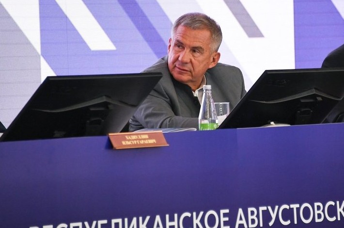 Рустам Минниханов: «Как вы ребенка в школу не пустите? Он не виноват, что язык не знает!» - «Образование»