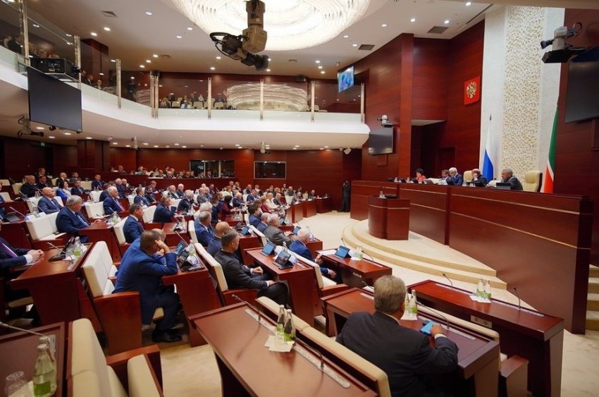 Татарстанские депутаты решили проблемы земли для многодетных и долгов за «коммуналку» - «Власть»