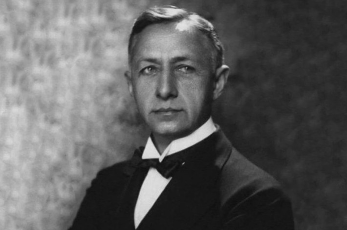 Бунин наоборот: смерть, страдание, изгнание, рождение - «История»