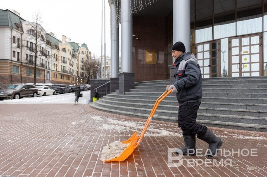 Казань готовится к холодам с дефицитом дворников и зимним фестивалем - «Власть»