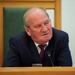 Тысячи юристов собрались в Казани, чтобы свергнуть монополию адвокатов и «запрячь» ИИ - «Власть»