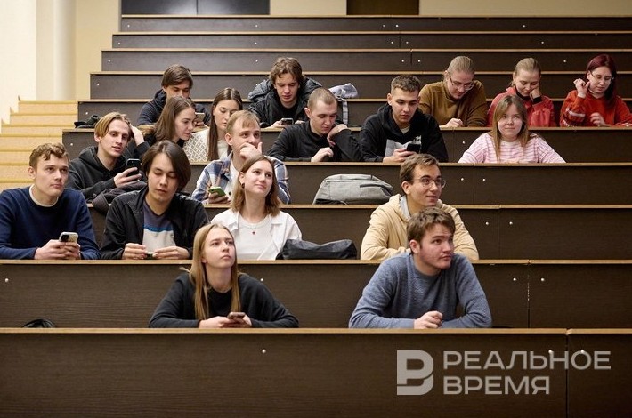 «Находимся в нижней точке рождаемости»: почему молодые люди откладывают родительство - «Власть»