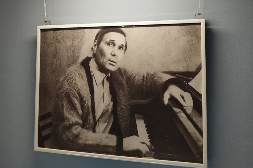 Гастрольный график, сеты концертов и список покупок: в Казани представили дневник Ильхама Шакирова - «Культура»