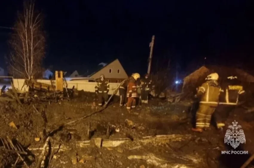 Мать сбежала. Четверо детей сгорели заживо: пожарные увязли в сугробах - «Происшествия»