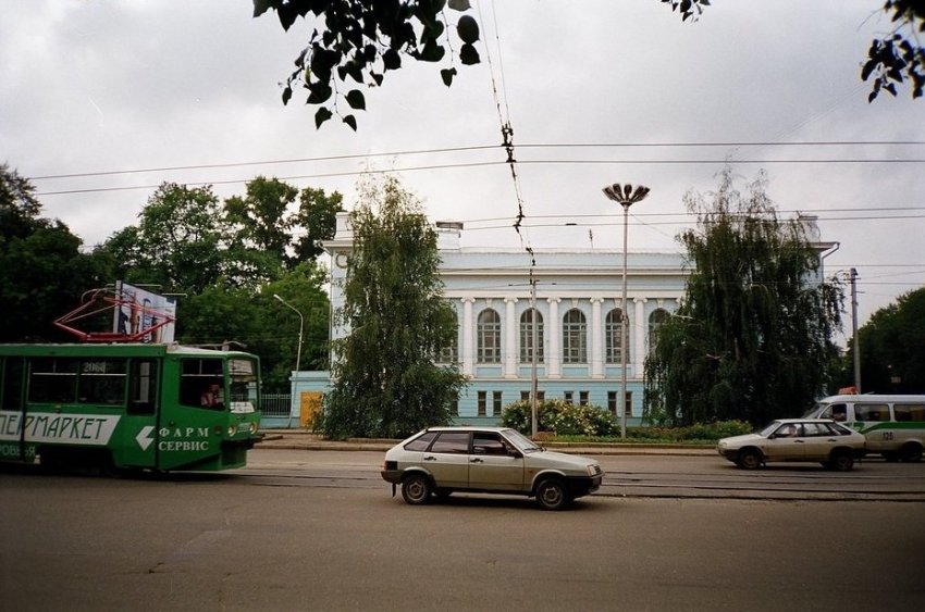 Выезжаем прочь из старого города, гуляем в сторону Арских ворот - «История»