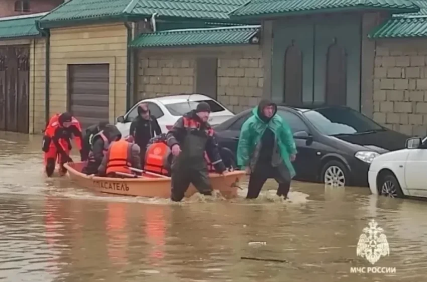Более 760 жилых домов остаются подтопленными в Дагестане - «Происшествия»
