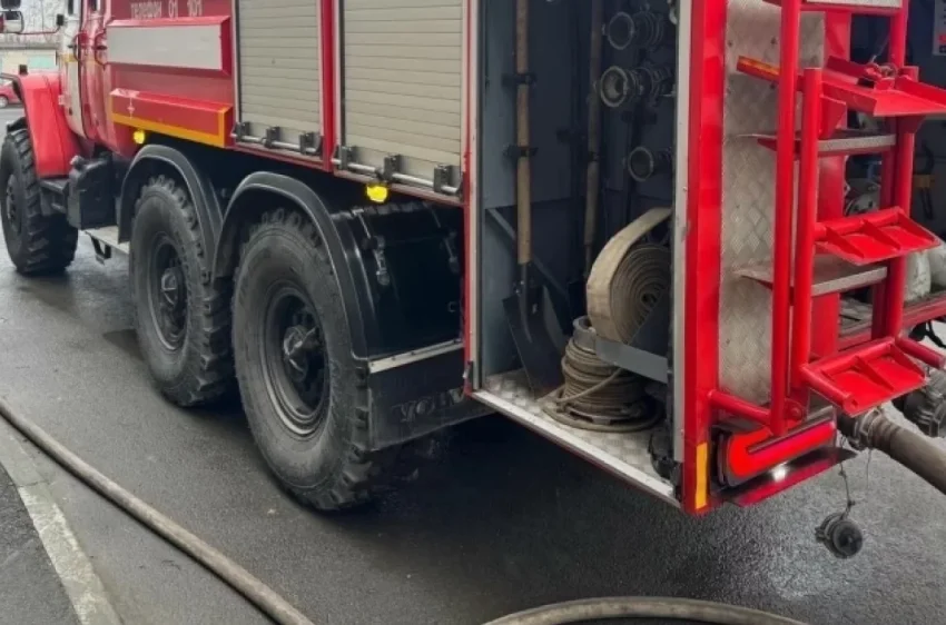 На нефтебазе в Крымске произошел пожар из-за падения обломков БПЛА - «Происшествия»