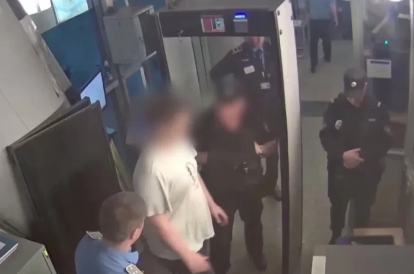 В метро Петербурга задержан мужчина с бомбой для теракта в виде GPS-трекера - «Происшествия»