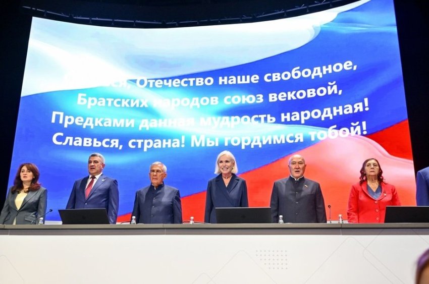 Августовский педсовет: центр науки, оценки за поведение, цифровой учебник с ИИ - «Образование»